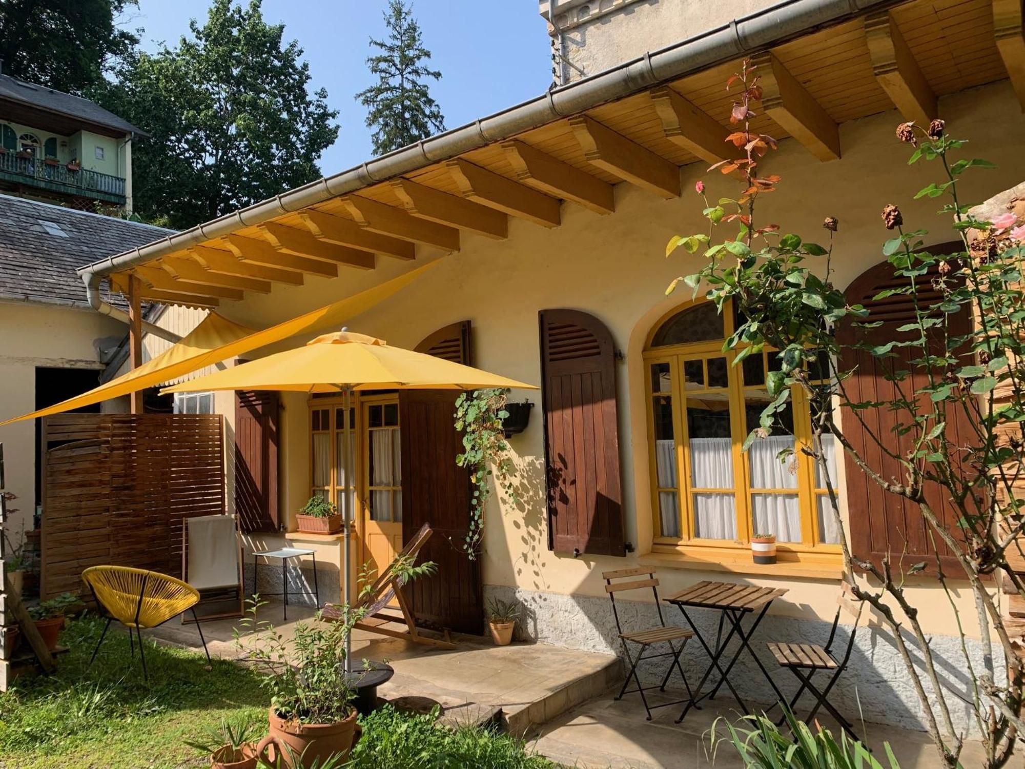 Charmant Appartement Sur Cour, Le Berlingott Bagnères-de-Bigorre Exteriör bild
